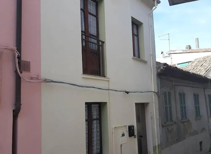 Casa Titti. Intero - *